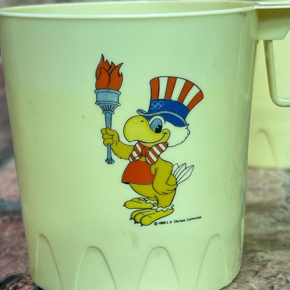 Vintage 1984 set of 6 plastic Olympiad Los Angeles cups mugs - Picture 5 of 7